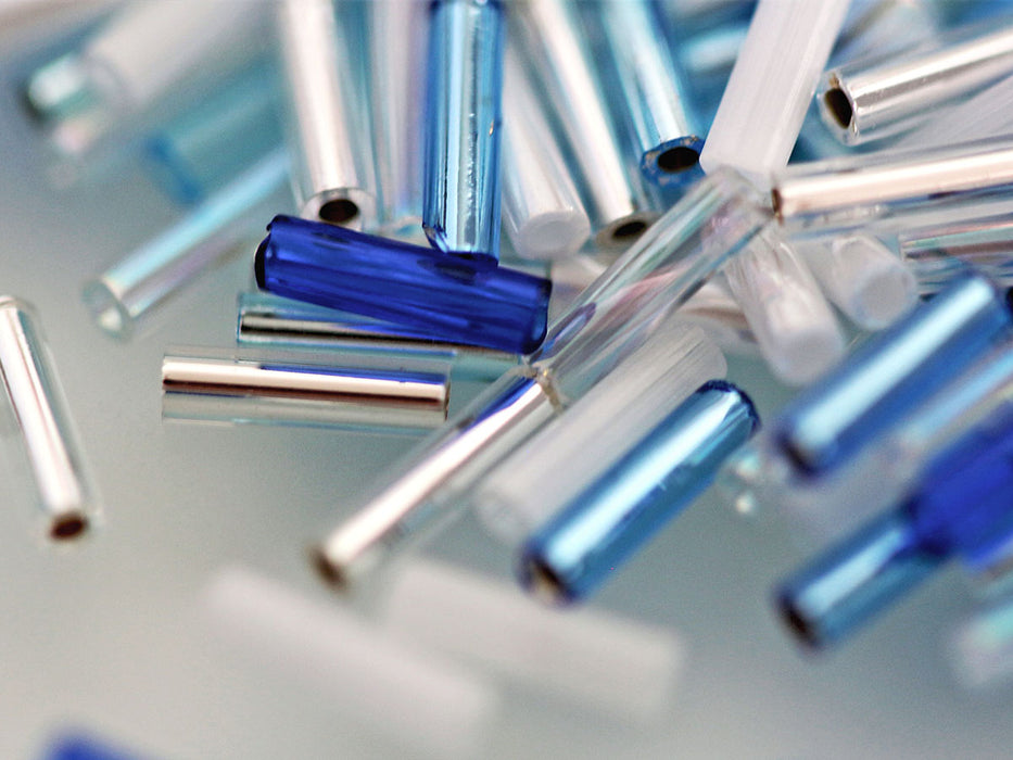 20 g Bügelperlen 6x1,7 mm, Mischen Blau Weiß, Japanische Glasperlen Miyuki (Bugle Beads)