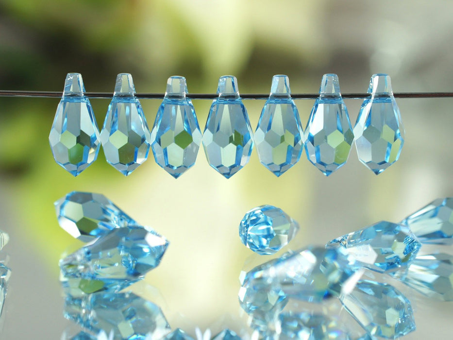 2 St. Swarovski Elements 6000, Tropfenförmige Anhänger 11x5,5mm, Aquamarin