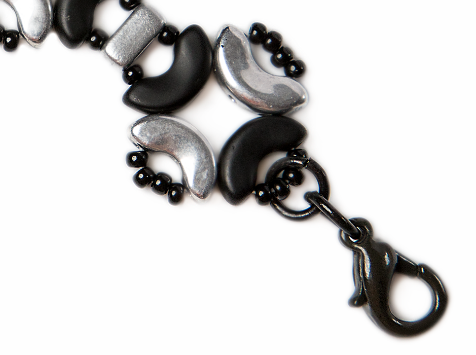 1 St. Exklusive Perlenstickerei Kit für DIY Schmuckherstellung, Armband „Magic Identity“ (Silber-Schwarz)