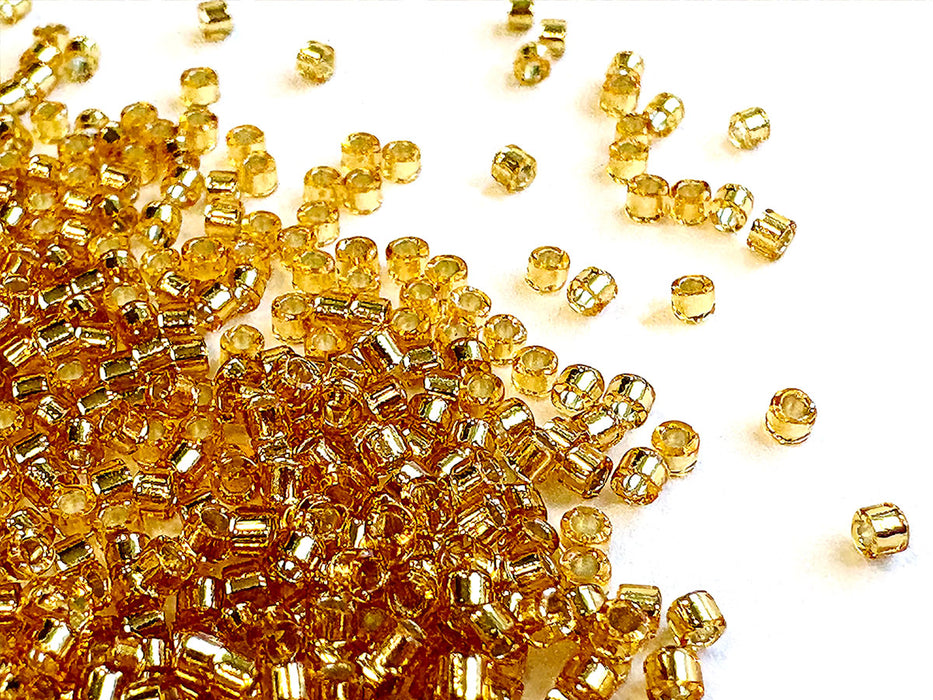 50 g Delica Glasperlen 11/0, Gold mit versilbertem Loch, Japanische Glasperlen Miyuki (Delica Seed Beads)