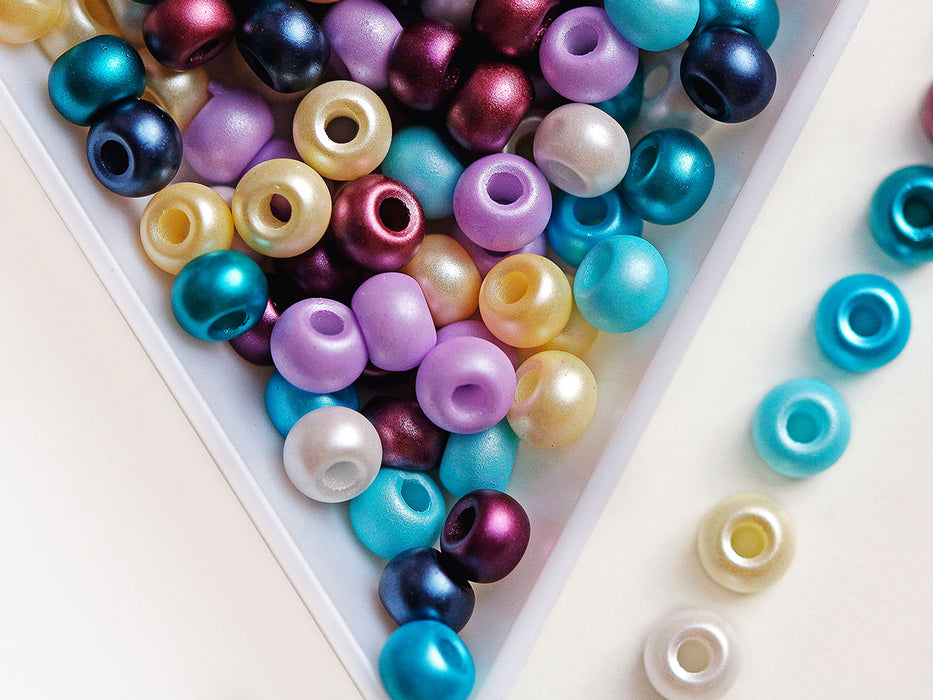 50 St. Pony Gepresste Perlen, Walze 5,5 mm im Durchmesser mit einem Loch von 2 mm, Böhmisches Glas, Pastell Mix