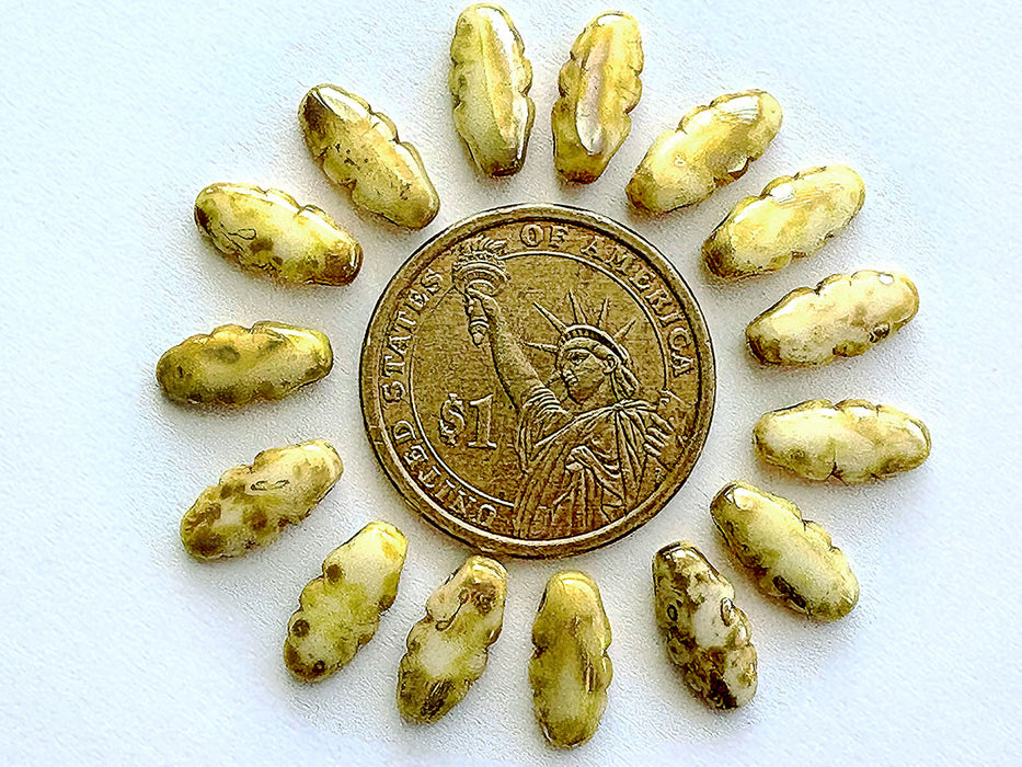 15 pcs Gezackte Dolchperlen, 6x13 mm, Alabaster Picasso, Tschechisches Glas (Serrated Dagger Beads)