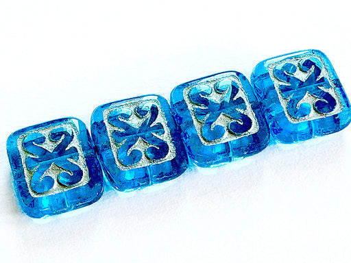4 pcs Zierkissen-Perlen, 11x12 mm, Aquamarin mit Silberdekor, Tschechisches Glas (Ornamental Cushion Beads)