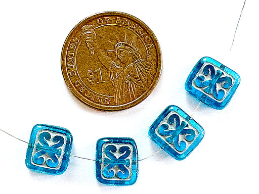 4 pcs Zierkissen-Perlen, 11x12 mm, Aquamarin mit Silberdekor, Tschechisches Glas (Ornamental Cushion Beads)