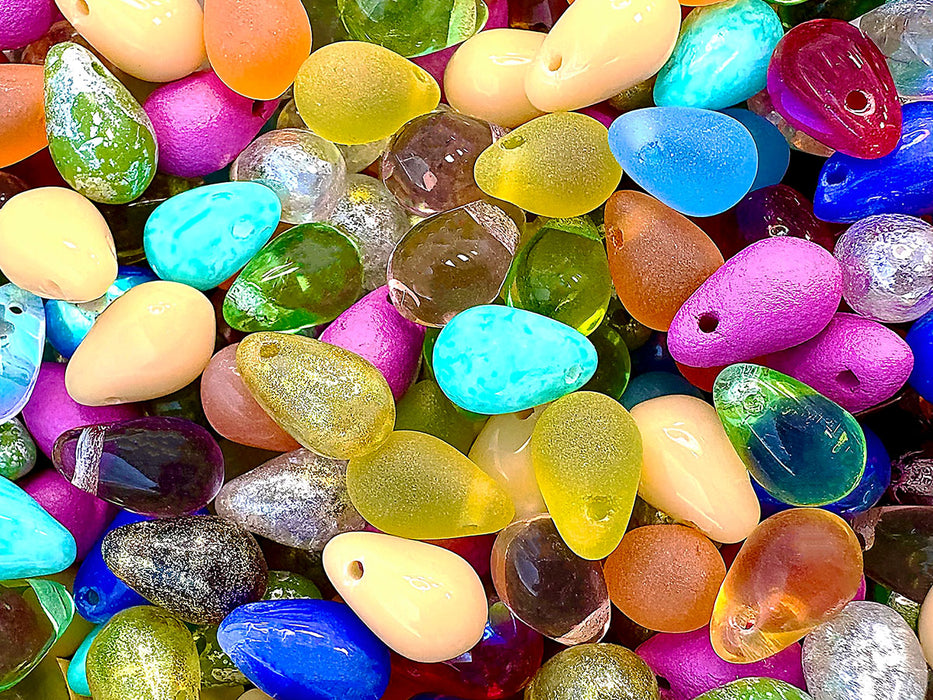 30 pcs Teardrop Perlen 6x9 mm, gemischte Farben, Tschechisches Glas (Teardrop Beads)