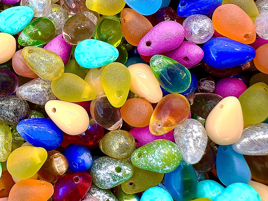 30 pcs Teardrop Perlen 6x9 mm, gemischte Farben, Tschechisches Glas (Teardrop Beads)