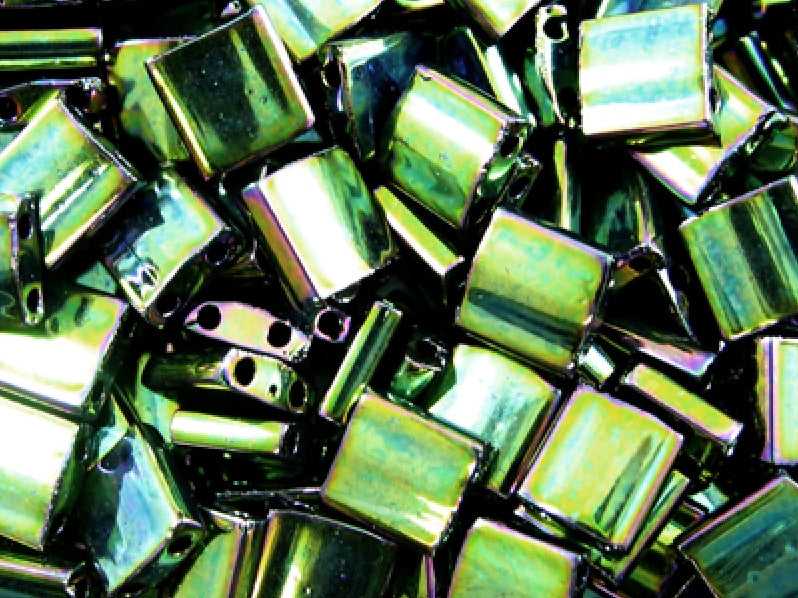 Tila™ Glasperlen  5x5 mm 2-Loch  Metallic Grün irisierend  Japanische Glasperlen Miyuki Farbe_Green Farbe_ Purple