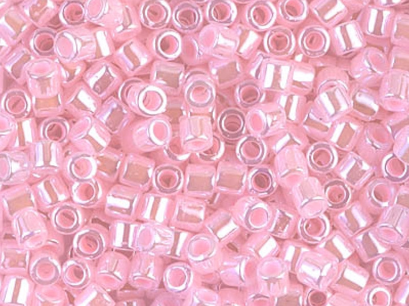 Delica Rocailles 8/0 Kristall mit hellrosa gefärbtem Loch Japanische Glasperlen Miyuki Farbe_Pink