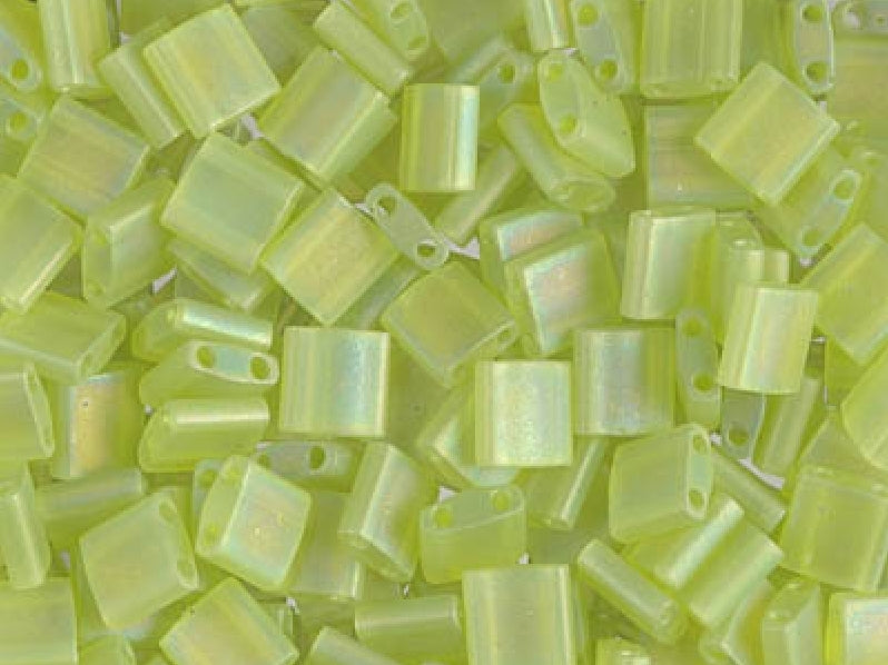 Tila™ Glasperlen  5x5 mm 2-Loch  Transparent Chartreuse mattiert AB Japanische Glasperlen Miyuki Farbe_Green Farbe_ Multicolored
