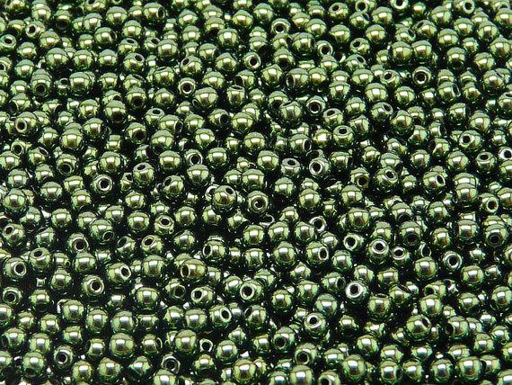 100 St. Runde Gepresste Perlen 3mm, Böhmisches Glas, Jet Grün Luster