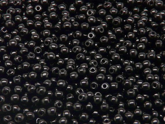 100 St. Runde Gepresste Perlen 4mm, Böhmisches Glas, Schwarz