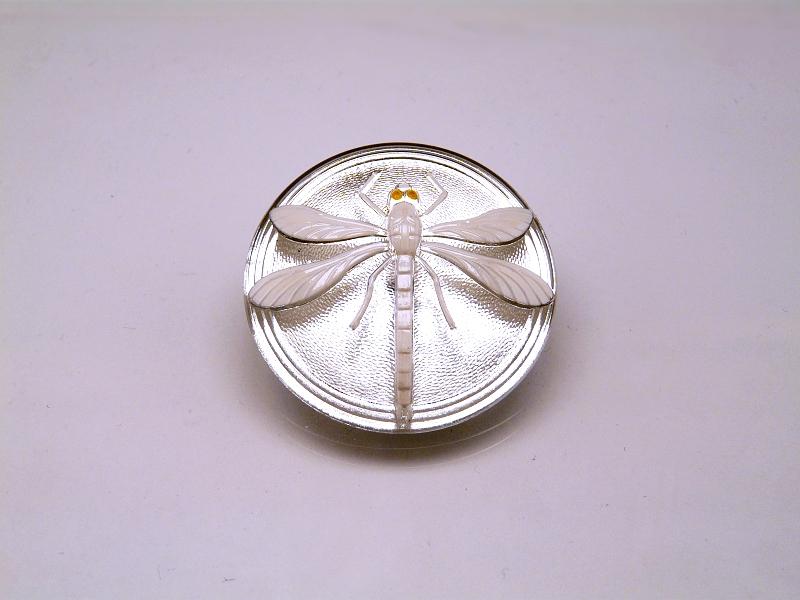 1 St. Tschechischer Glascabochon, Kristall mit weißen Libelle (glatte Rückseite), handbemalt, Größe 8 (18 mm)