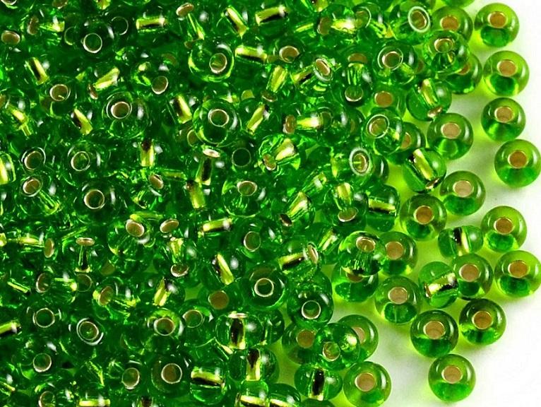 20 g 6/0 Rocailles Preciosa Ornela, Transparent Grün mit versilbertem Loch, Tschechisches Glas