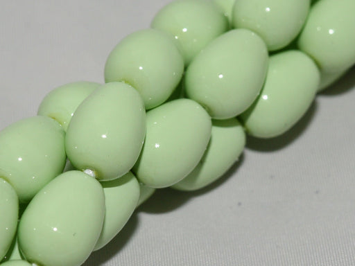Glastropfen 11x8mm Helles Frühlingsgrün Tschechisches Glas Farbe_Green