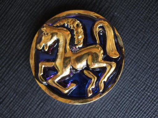 1 St. Tschechischer Glascabochon, Blau, mit goldenem Pferd, handbemalt, Größe 16 (36 mm)