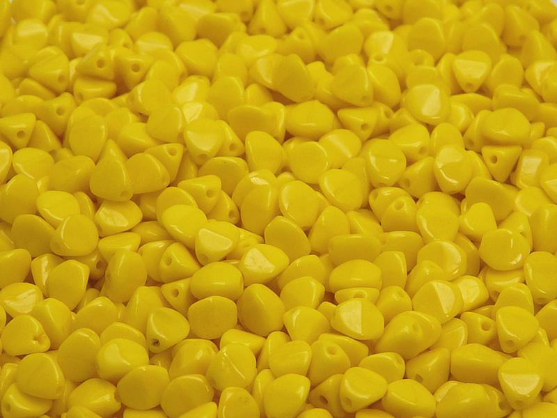 50 St. Pinch Gepresste Perlen 5x3,5mm, Böhmisches Glas, Opak Gelb (Zitrone)