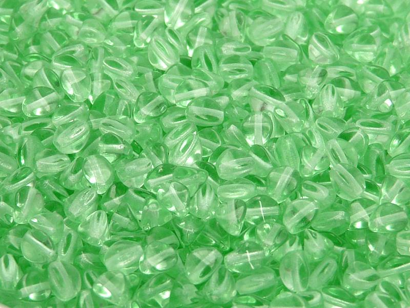 50 St. Pinch Gepresste Perlen 5x3,5mm, Böhmisches Glas, Peridot Grün