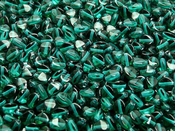 50 St. Pinch Gepresste Perlen 5x3,5mm, Böhmisches Glas, Smaragd Transparent Matte