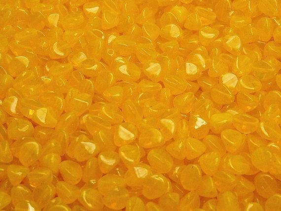 50 St. Pinch Gepresste Perlen 5x3,5mm, Böhmisches Glas, Gelb-Orange Opal