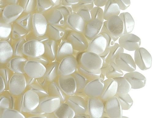 50 St. Pinch Gepresste Perlen 5x3,5mm, Böhmisches Glas, Pastell Weiß