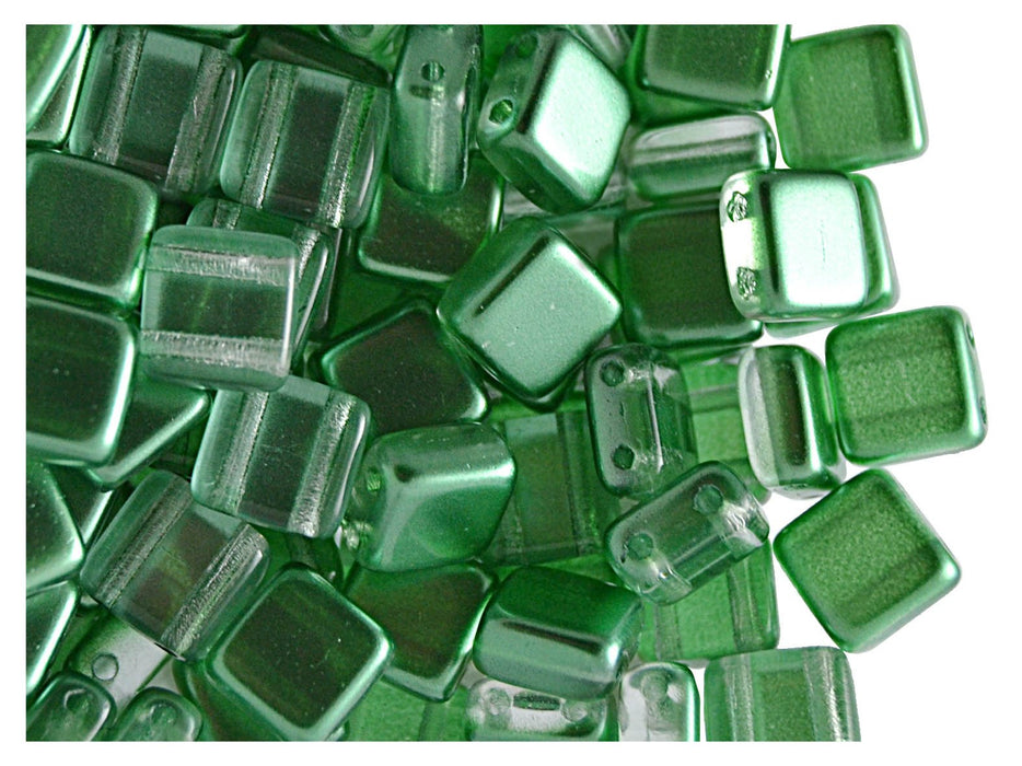 40 St. Tile Perle Perlen 6x6x3,2mm Zwei Löcher, Böhmisches Glas, Grün