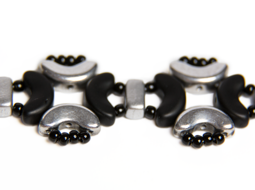 1 St. Exklusive Perlenstickerei Kit für DIY Schmuckherstellung, Armband „Magic Identity“ (Silber-Schwarz)