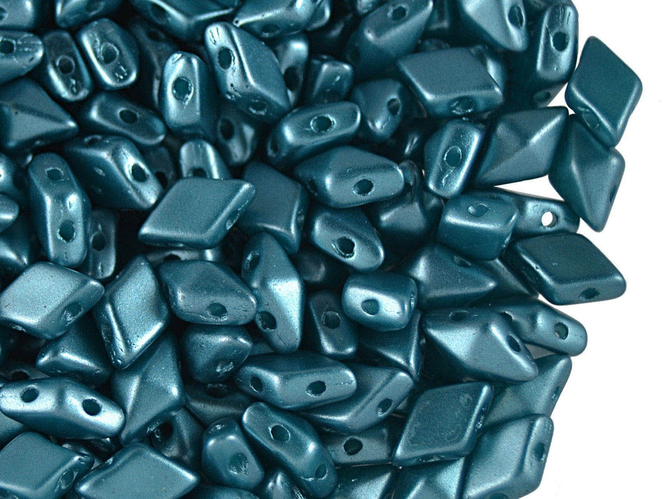 30 St. DiamonDuo™ Bead - Tschechische gepresste Glasperlen in Form eines Diamanten Größe 5x8mm mit zwei Löchern,Alabaster Pastell Blauer Zirkon