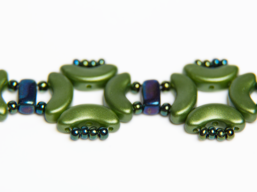 1 St. Exklusive Perlenstickerei Kit für DIY Schmuckherstellung, Armband „Magic Identity“ (Grün-Blau irisierend)