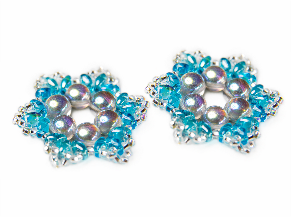 1 St. Exklusives Set zur Herstellung von zwei Schmuck DIY ''Snowflake'' aus tschechischen Perlen (Hellblau-Silber)